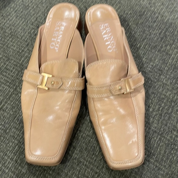Franco Sarto tan mules (sz 8) - Picture 1 of 10
